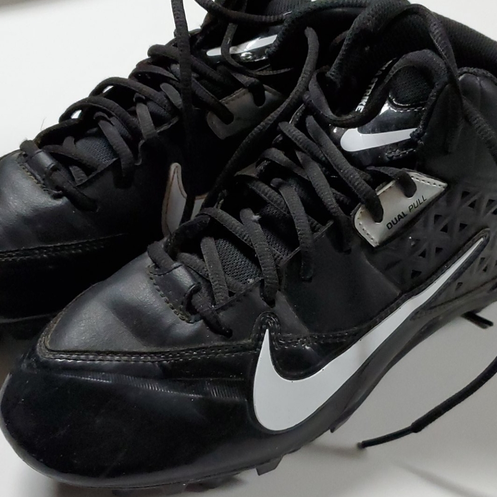 Nike Alpha Strike black size 9 1/2